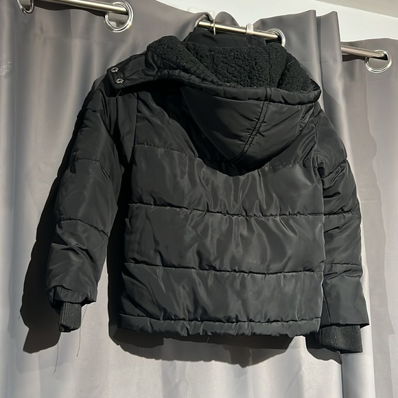 Boys DKNY puffer winter jacket black warm coat size 7 preloved - Picture 2 of 10